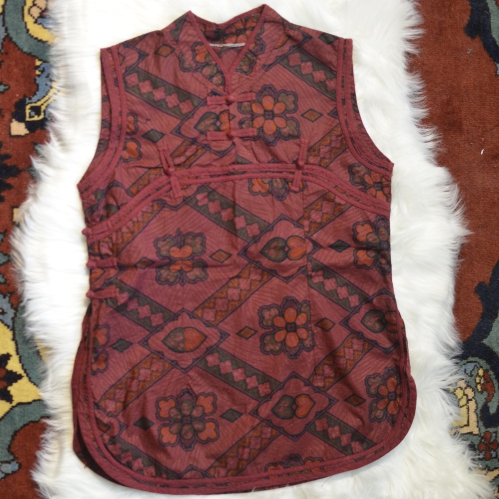 Thai block print sleeveless cotton blouse with frog fastenings